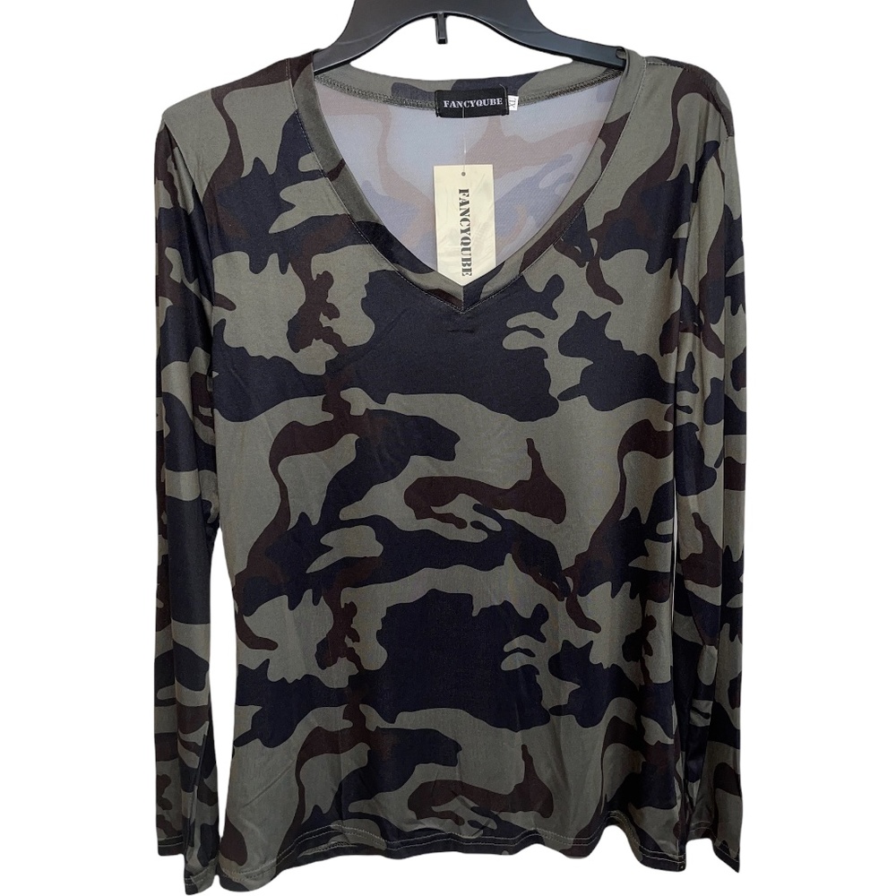 NWT CAMO LONG SLEEVE TOP SIZE XL